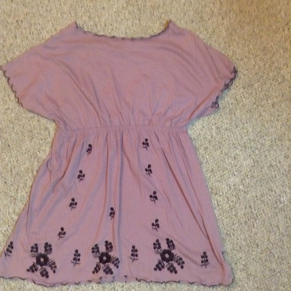 Very Nice Top by BCBG Maxazria - Picture 3 of 6